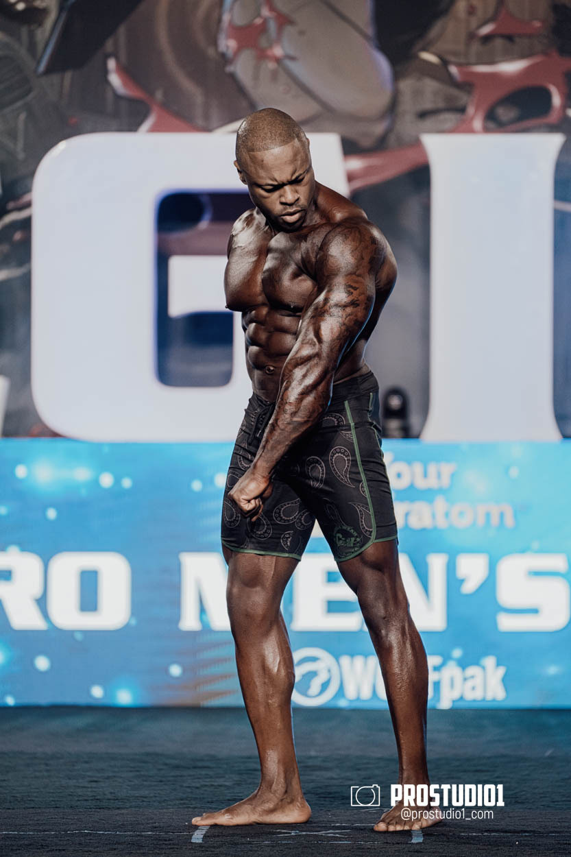 MEN’S PHYSIQUE. Photo & Video Production Studio #1