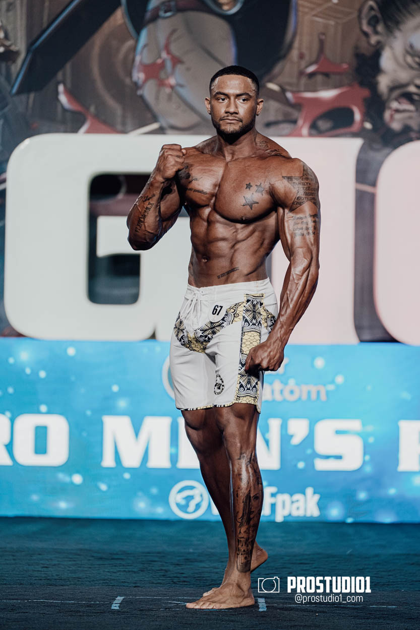 MEN’S PHYSIQUE. Photo & Video Production Studio #1