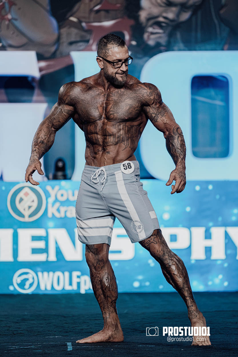 MEN’S PHYSIQUE. Photo & Video Production Studio #1