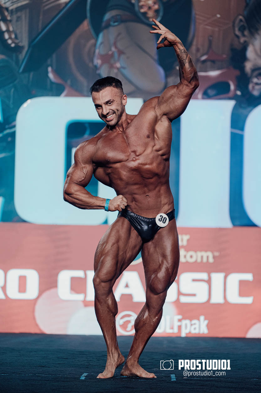 CLASSIC MEN’S PHYSIQUE. Photo & Video Production Studio #1