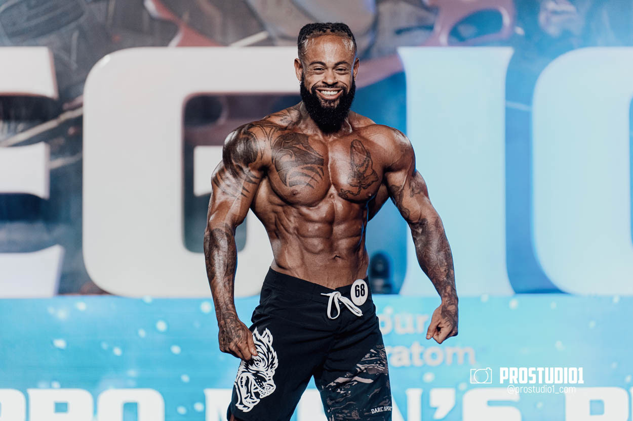 MEN’S PHYSIQUE. Photo & Video Production Studio #1