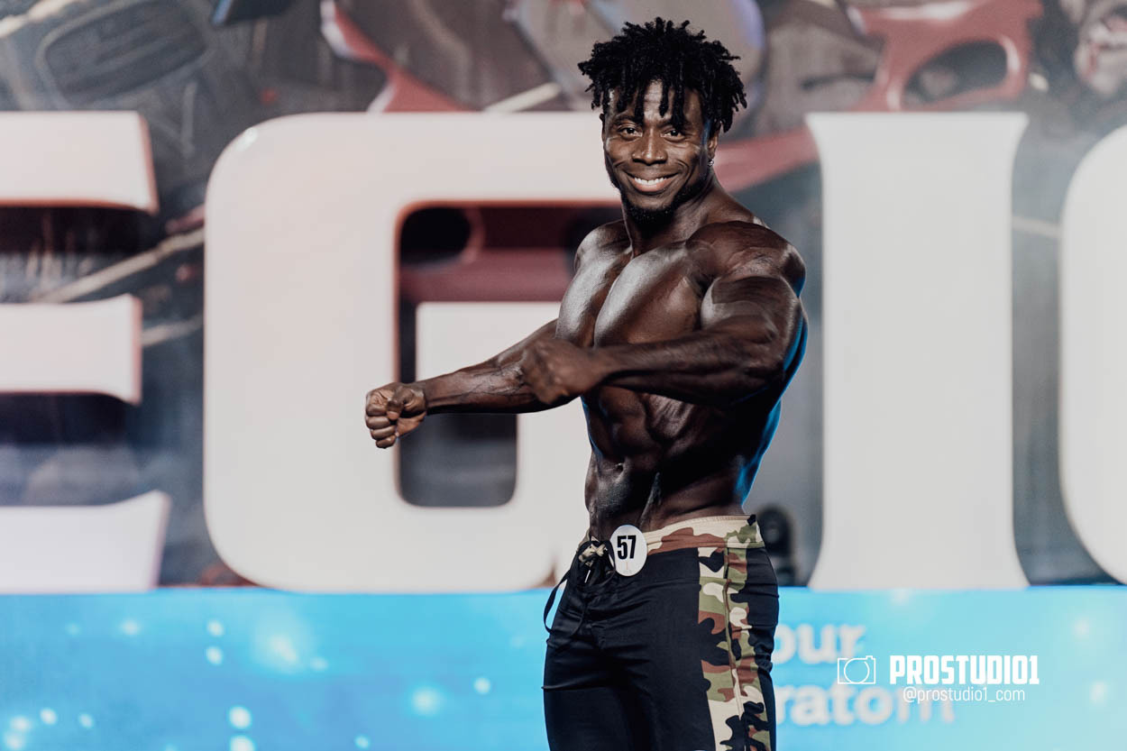 MEN’S PHYSIQUE. Photo & Video Production Studio #1
