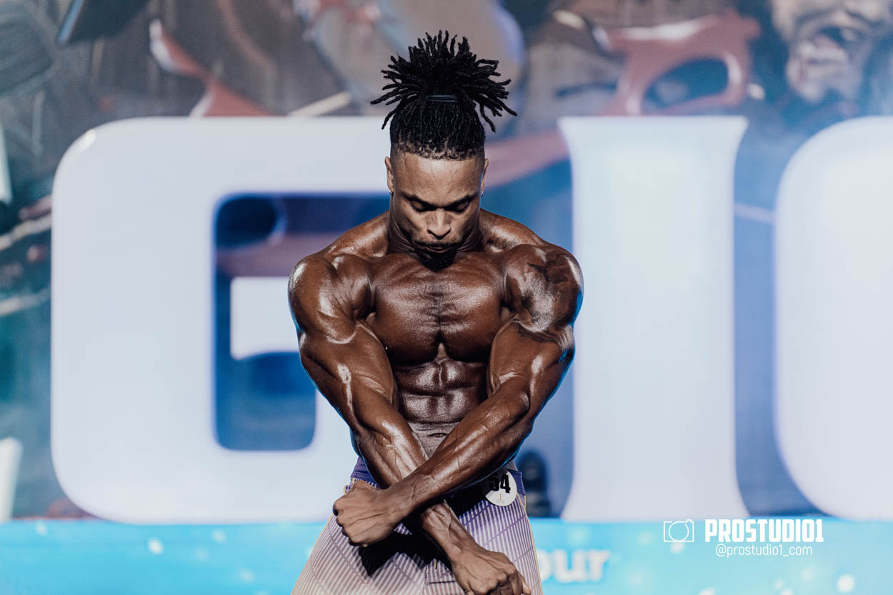 MEN’S PHYSIQUE. Photo & Video Production Studio #1