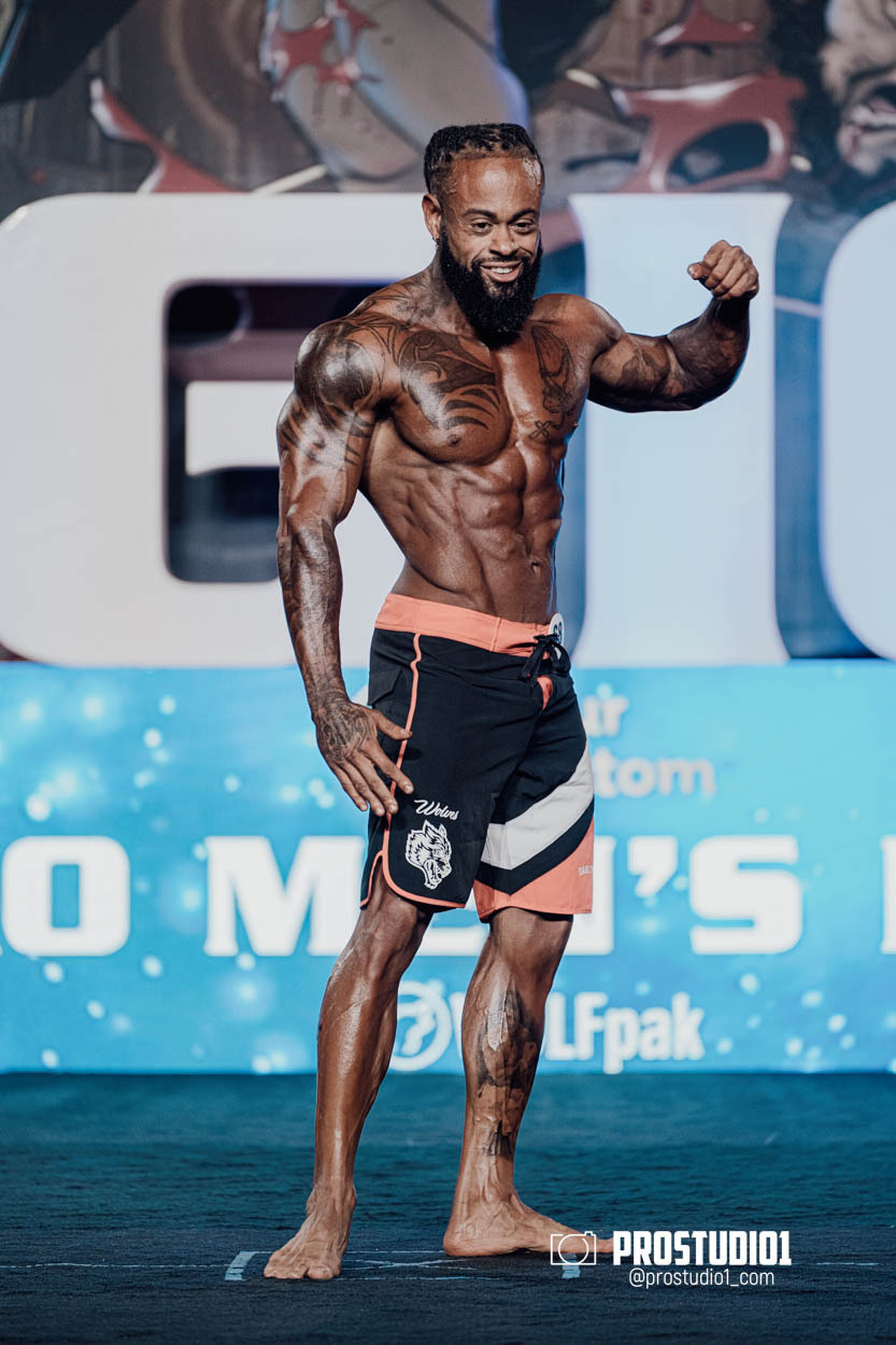 MEN’S PHYSIQUE. Photo & Video Production Studio #1