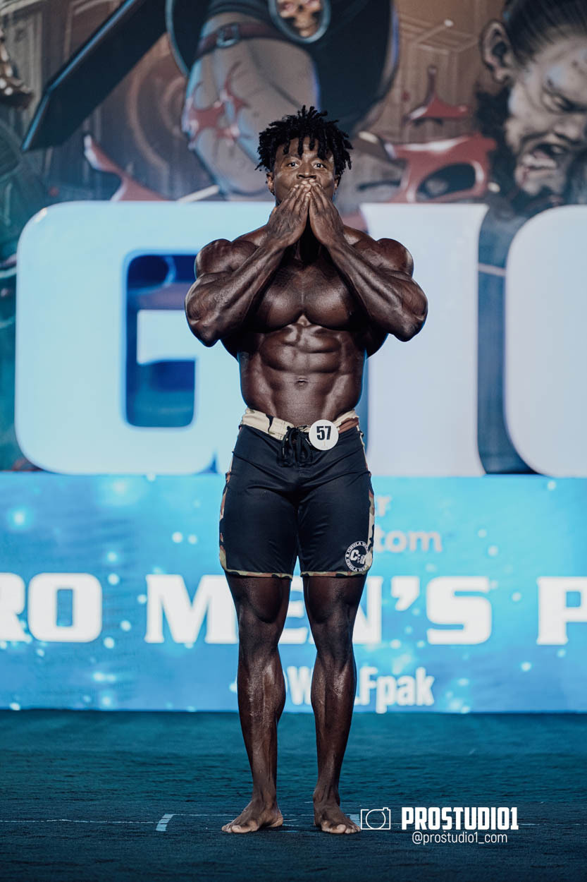 MEN’S PHYSIQUE. Photo & Video Production Studio #1