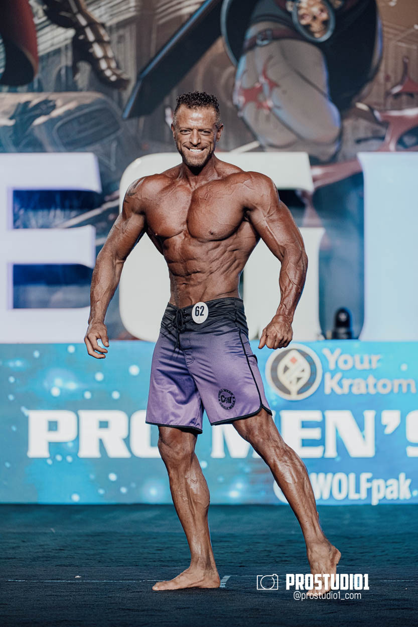 MEN’S PHYSIQUE. Photo & Video Production Studio #1