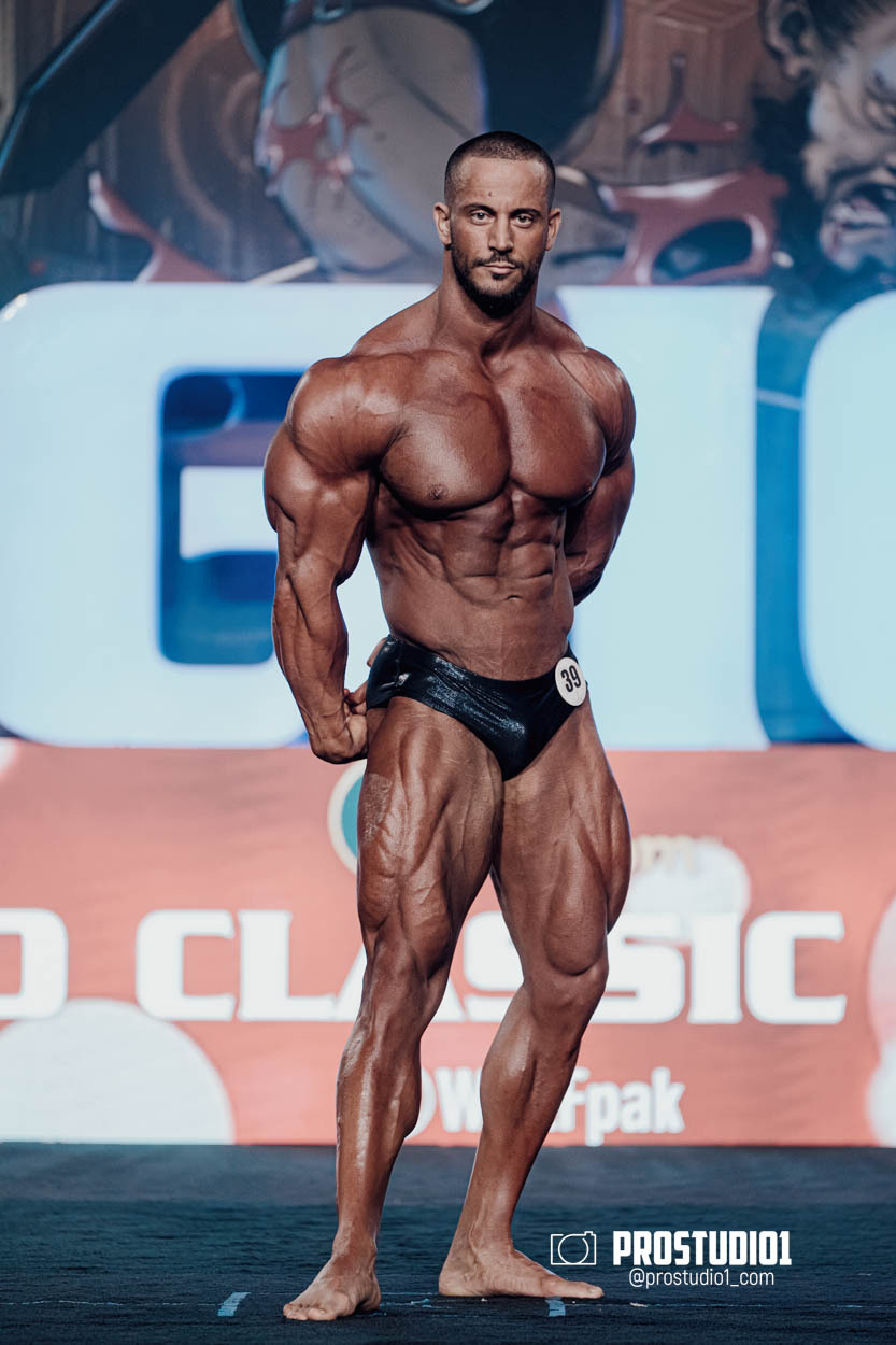 CLASSIC MEN’S PHYSIQUE. Photo & Video Production Studio #1