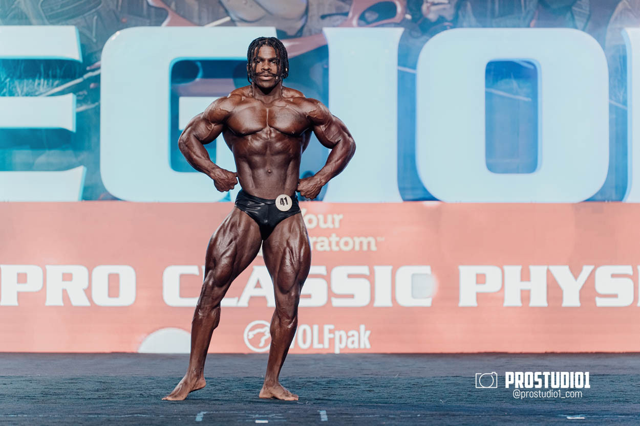 CLASSIC MEN’S PHYSIQUE. Photo & Video Production Studio #1