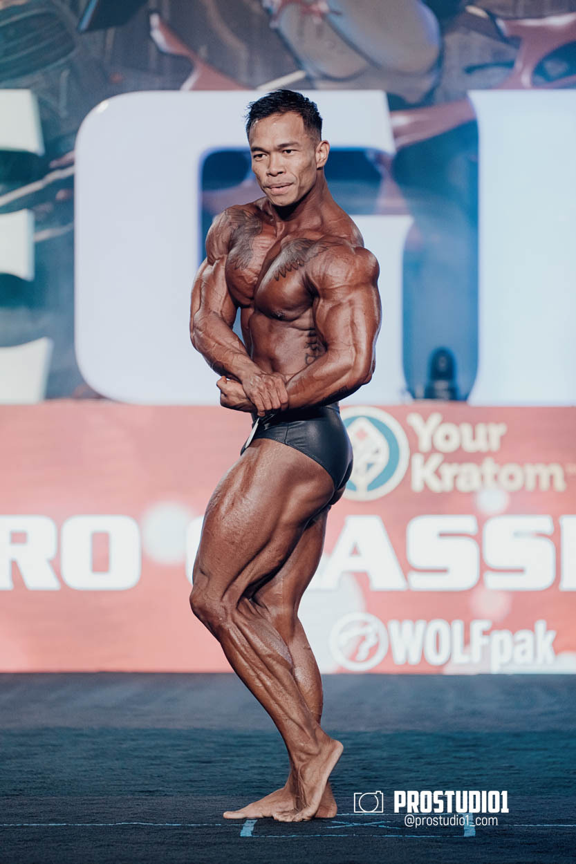 CLASSIC MEN’S PHYSIQUE. Photo & Video Production Studio #1