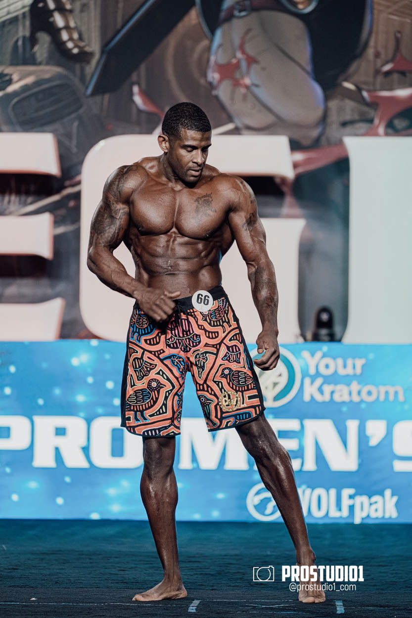 MEN’S PHYSIQUE. Photo & Video Production Studio #1