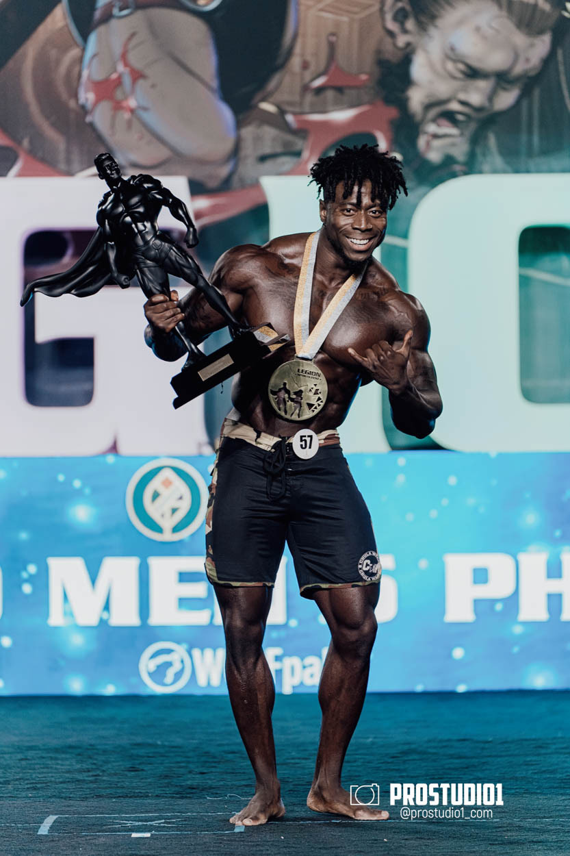 MEN’S PHYSIQUE. Photo & Video Production Studio #1