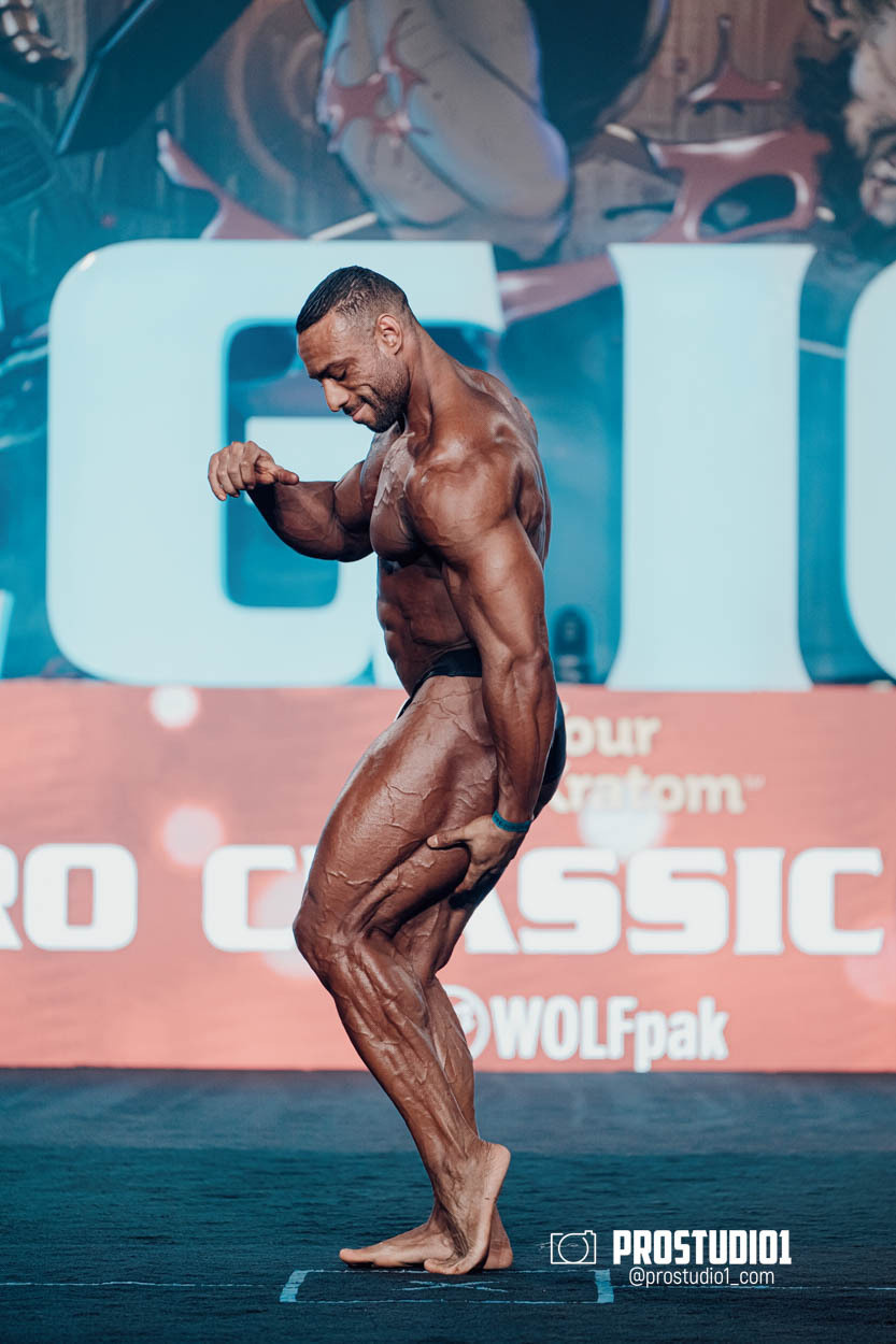 CLASSIC MEN’S PHYSIQUE. Photo & Video Production Studio #1