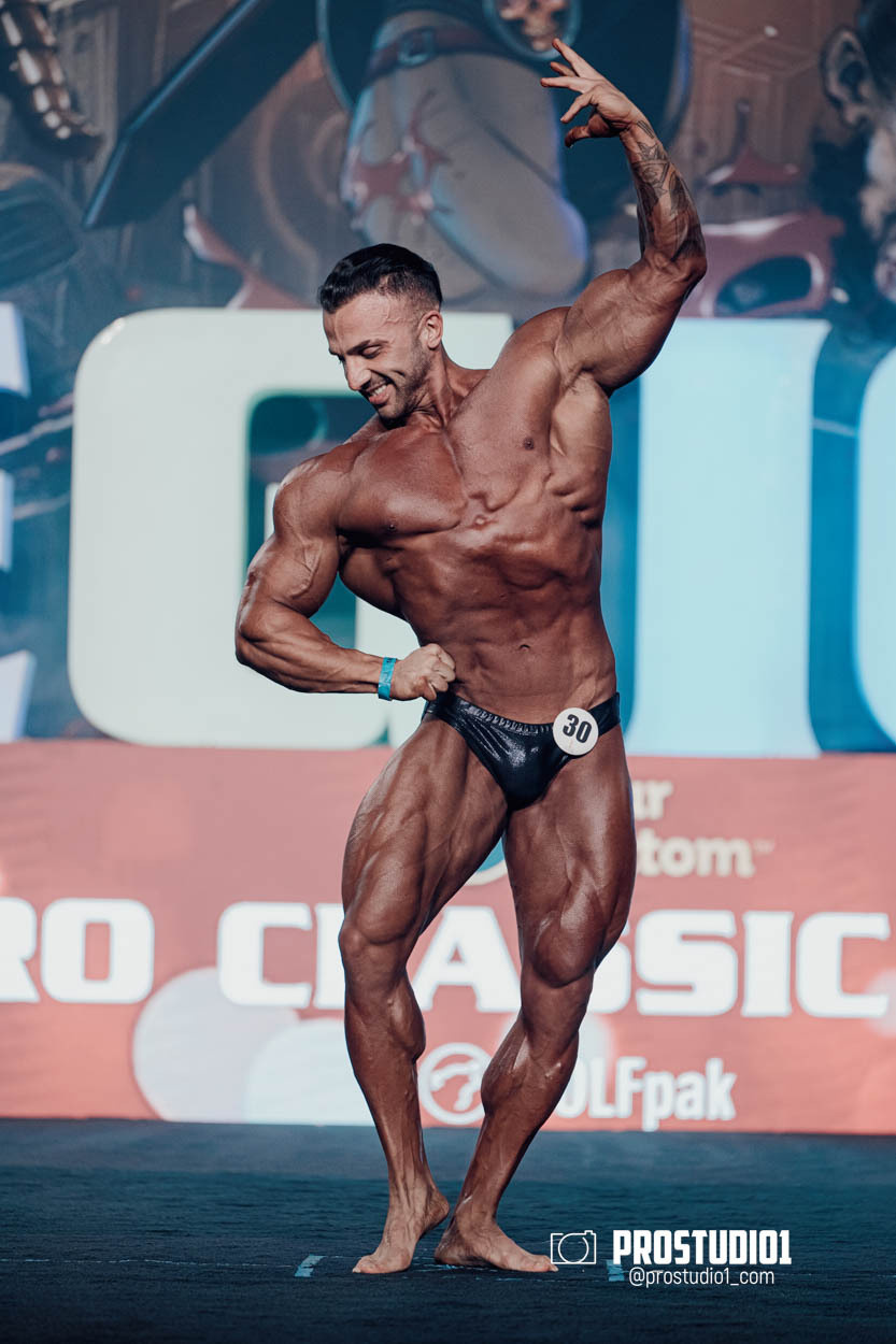 CLASSIC MEN’S PHYSIQUE. Photo & Video Production Studio #1