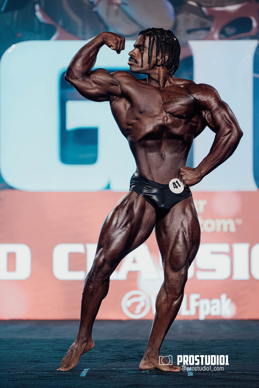 CLASSIC MEN’S PHYSIQUE. Photo & Video Production Studio #1