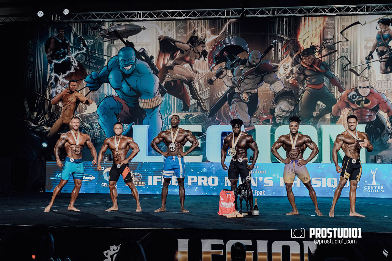 MEN’S PHYSIQUE. Photo & Video Production Studio #1