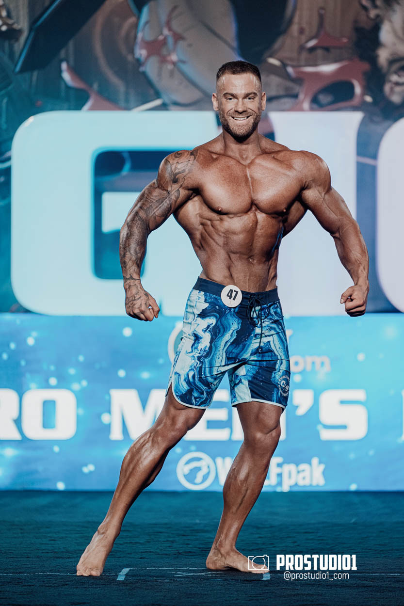 MEN’S PHYSIQUE. Photo & Video Production Studio #1