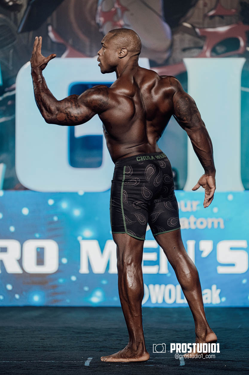 MEN’S PHYSIQUE. Photo & Video Production Studio #1