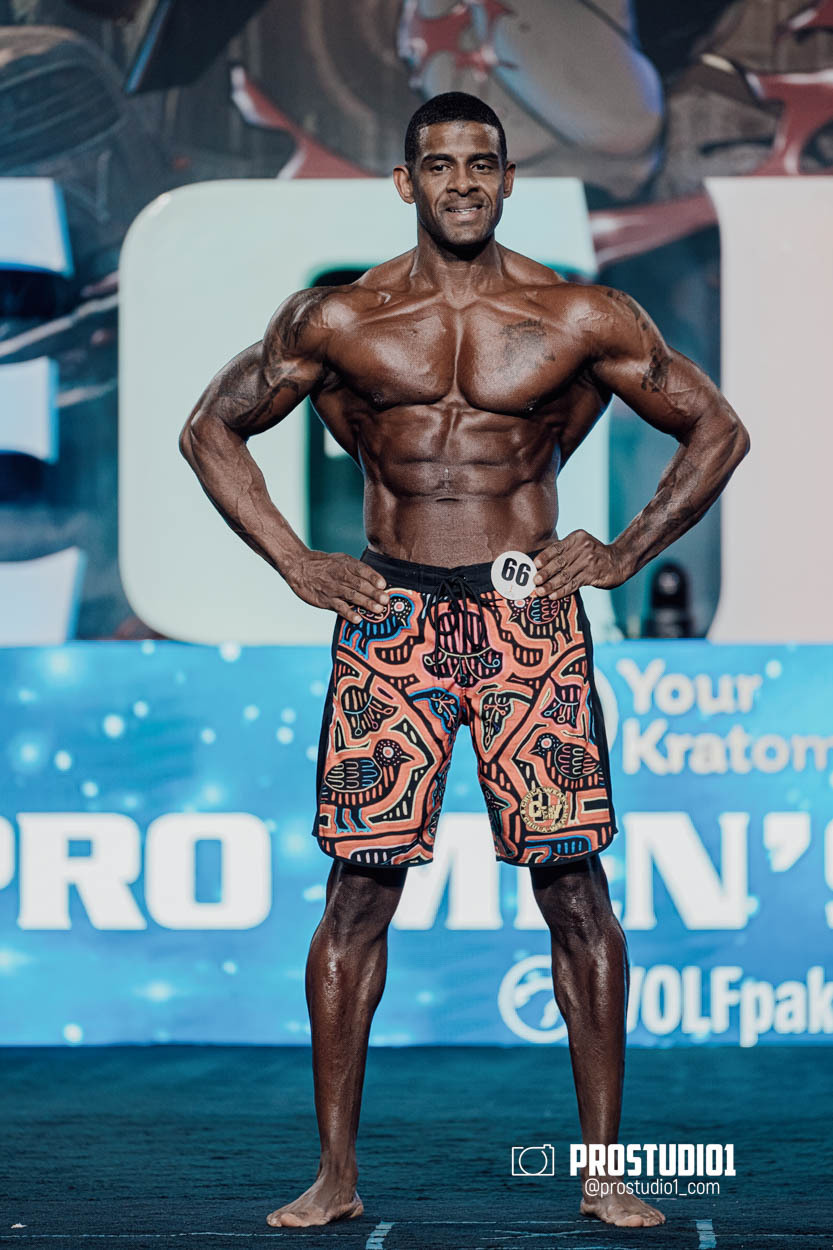 MEN’S PHYSIQUE. Photo & Video Production Studio #1