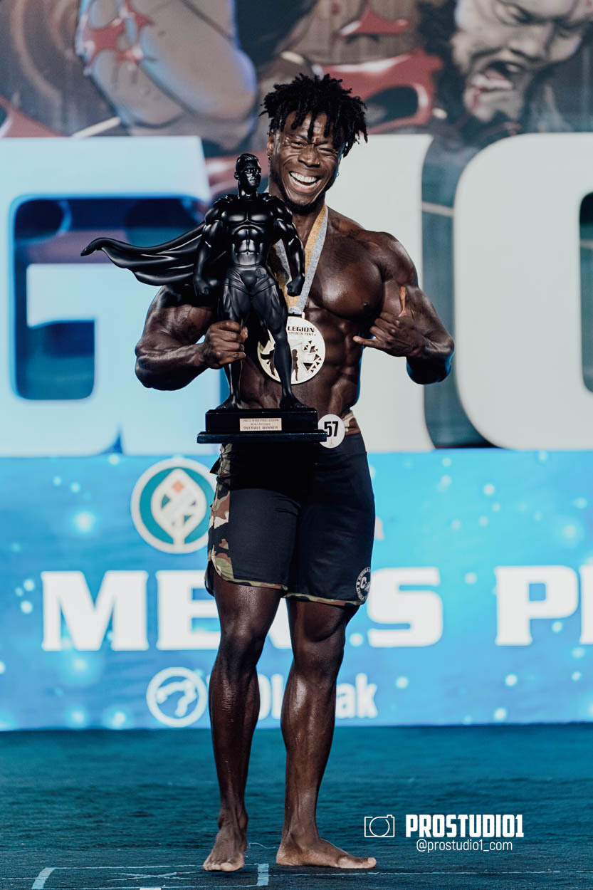 MEN’S PHYSIQUE. Photo & Video Production Studio #1