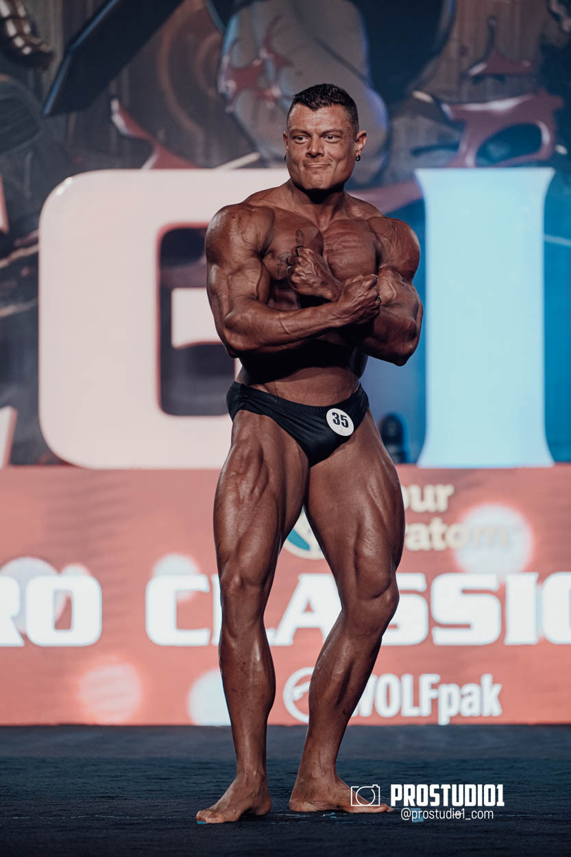 CLASSIC MEN’S PHYSIQUE. Photo & Video Production Studio #1
