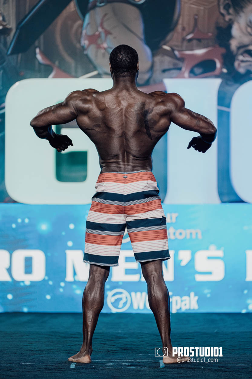 MEN’S PHYSIQUE. Photo & Video Production Studio #1