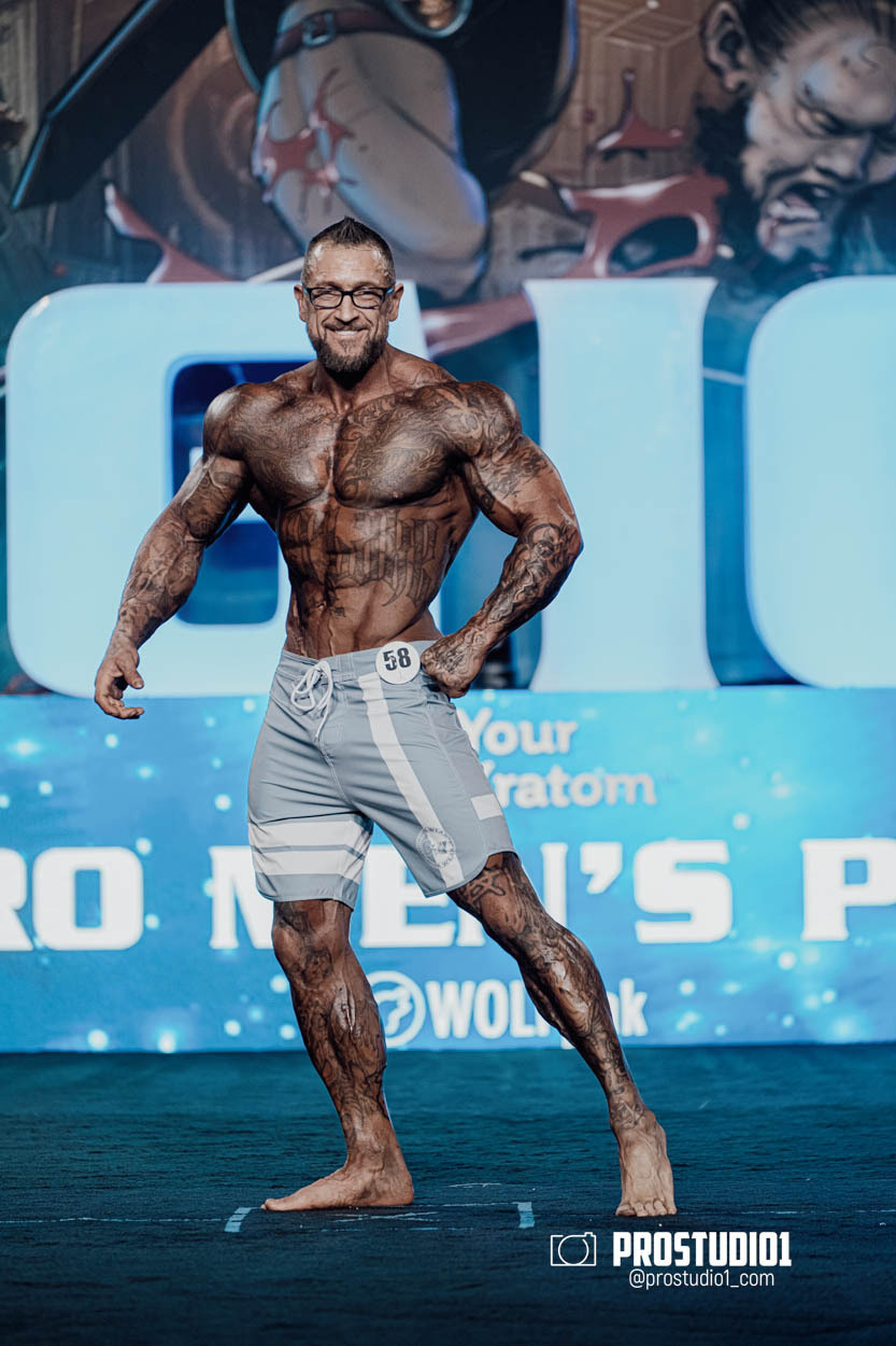 MEN’S PHYSIQUE. Photo & Video Production Studio #1