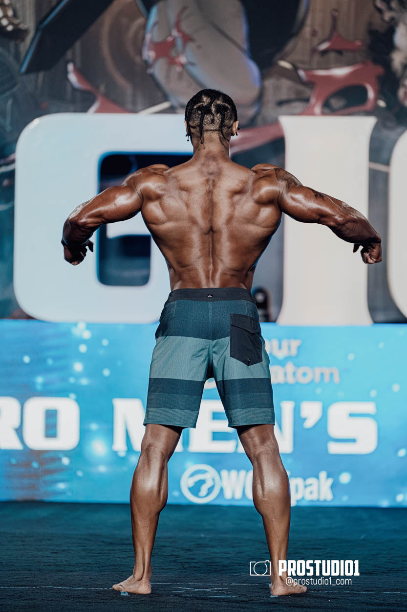 MEN’S PHYSIQUE. Photo & Video Production Studio #1