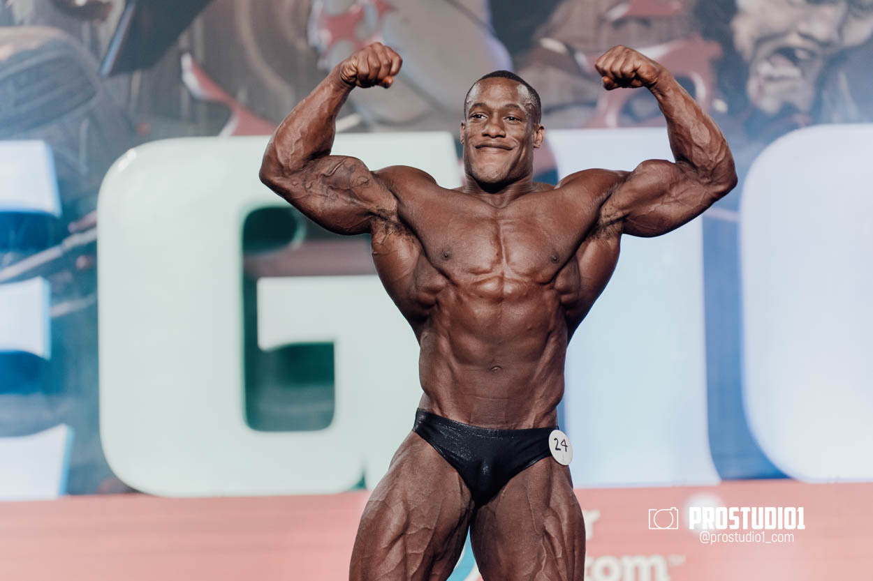 CLASSIC MEN’S PHYSIQUE. Photo & Video Production Studio #1