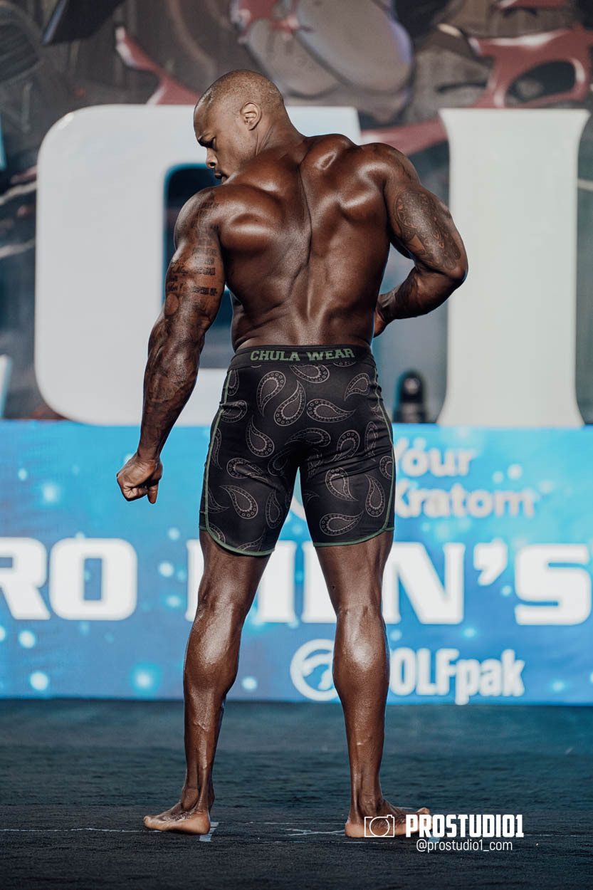 MEN’S PHYSIQUE. Photo & Video Production Studio #1