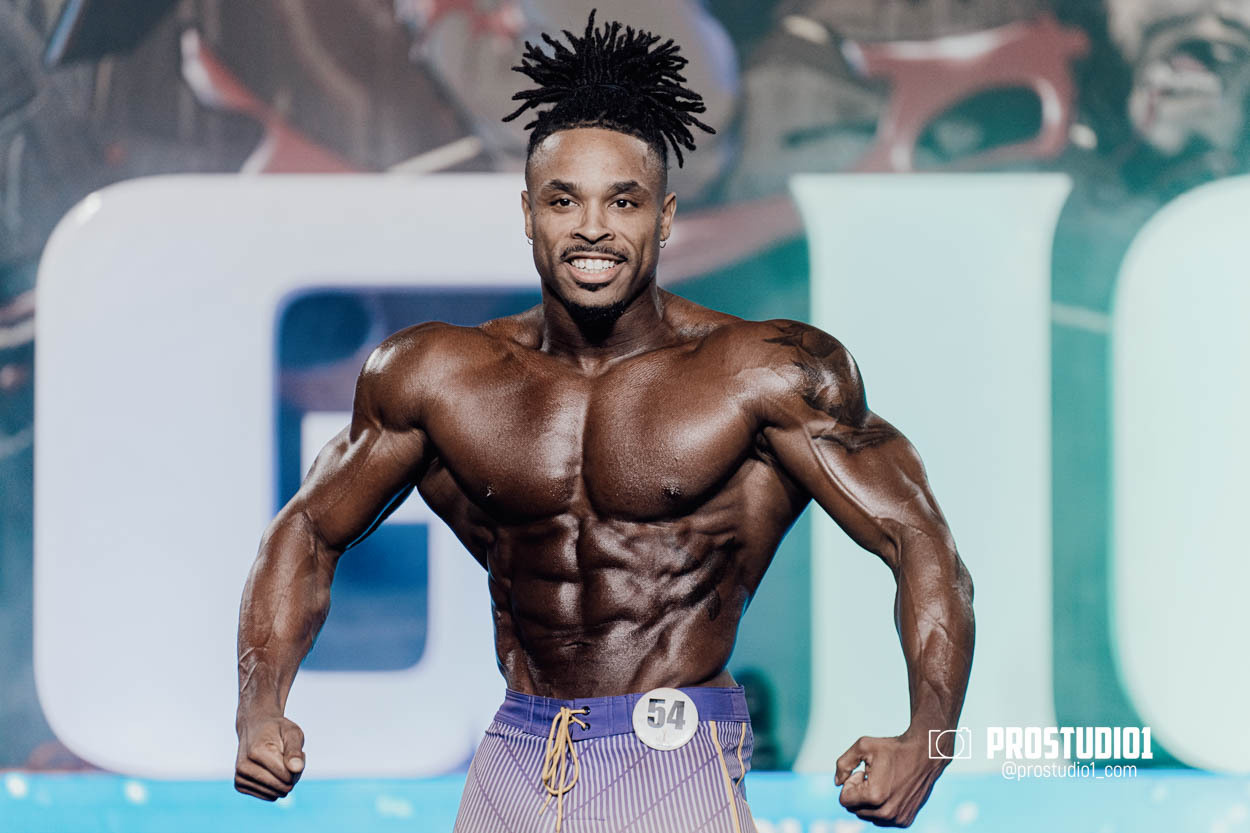 MEN’S PHYSIQUE. Photo & Video Production Studio #1