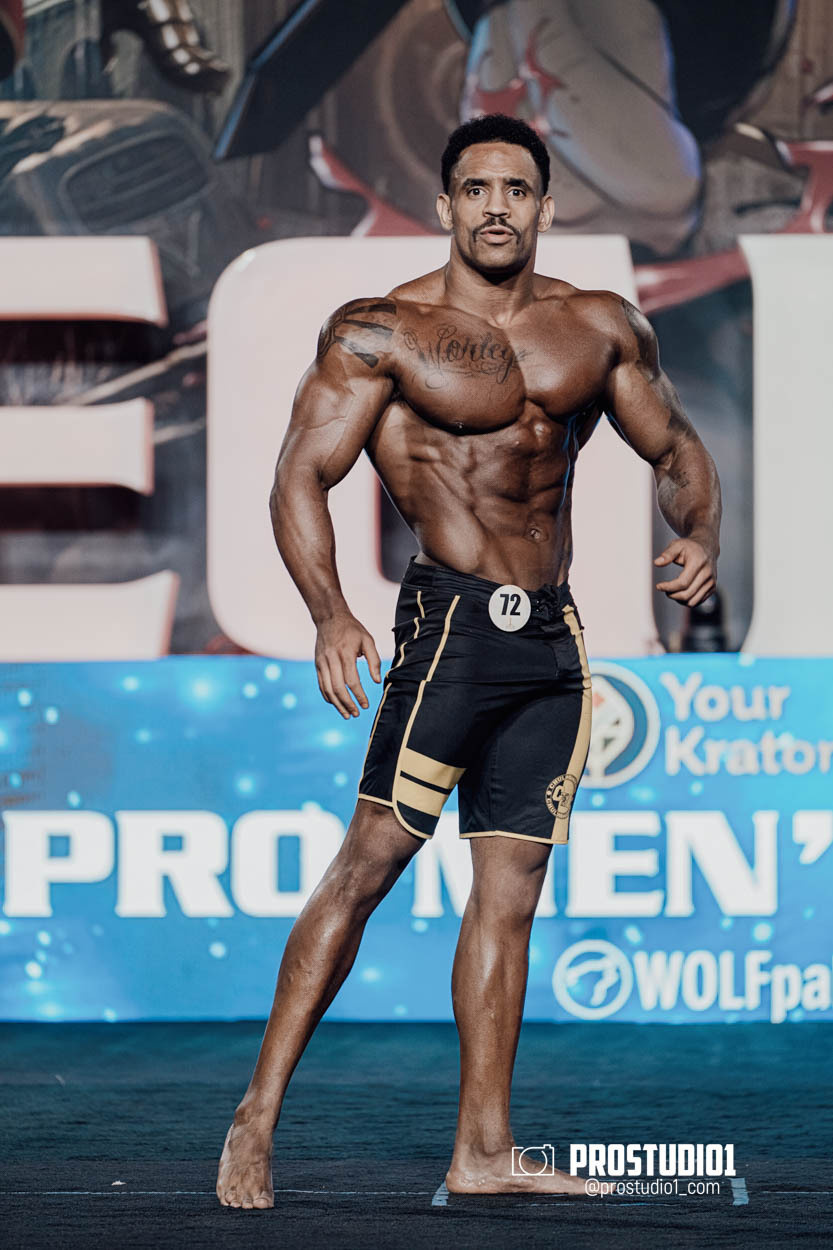 MEN’S PHYSIQUE. Photo & Video Production Studio #1