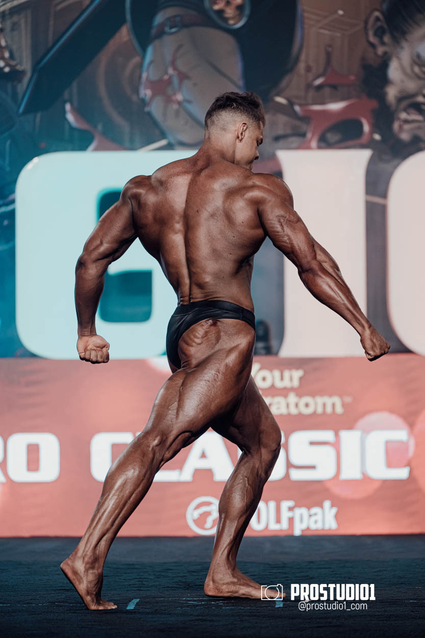CLASSIC MEN’S PHYSIQUE. Photo & Video Production Studio #1