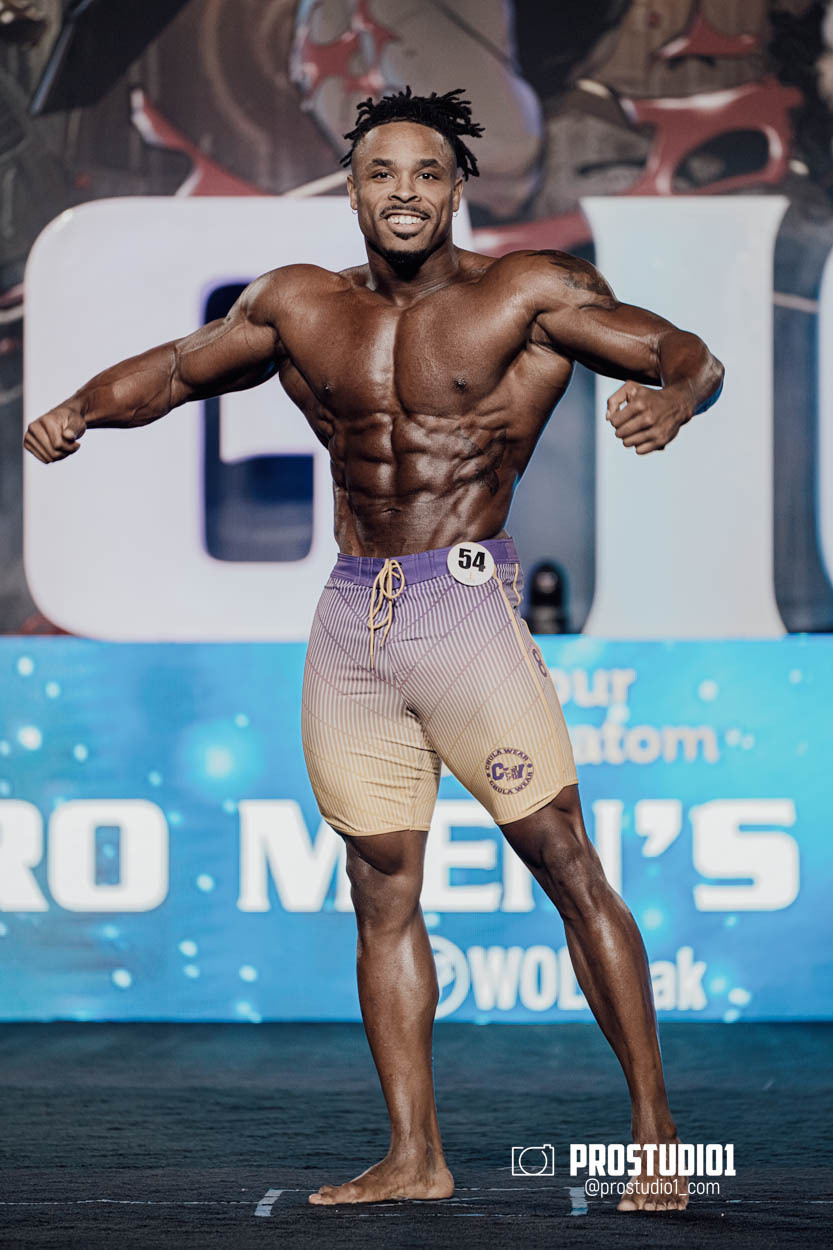 MEN’S PHYSIQUE. Photo & Video Production Studio #1