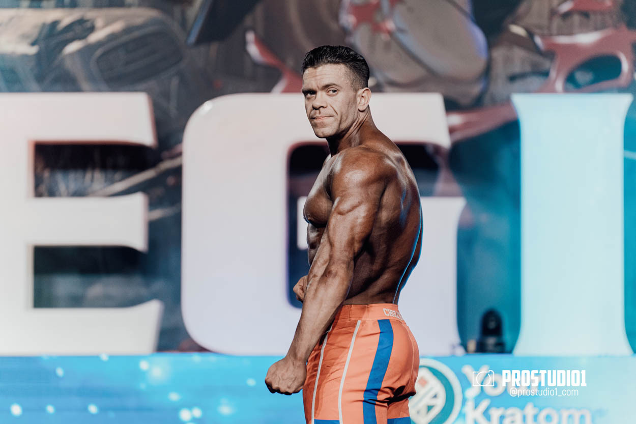 MEN’S PHYSIQUE. Photo & Video Production Studio #1