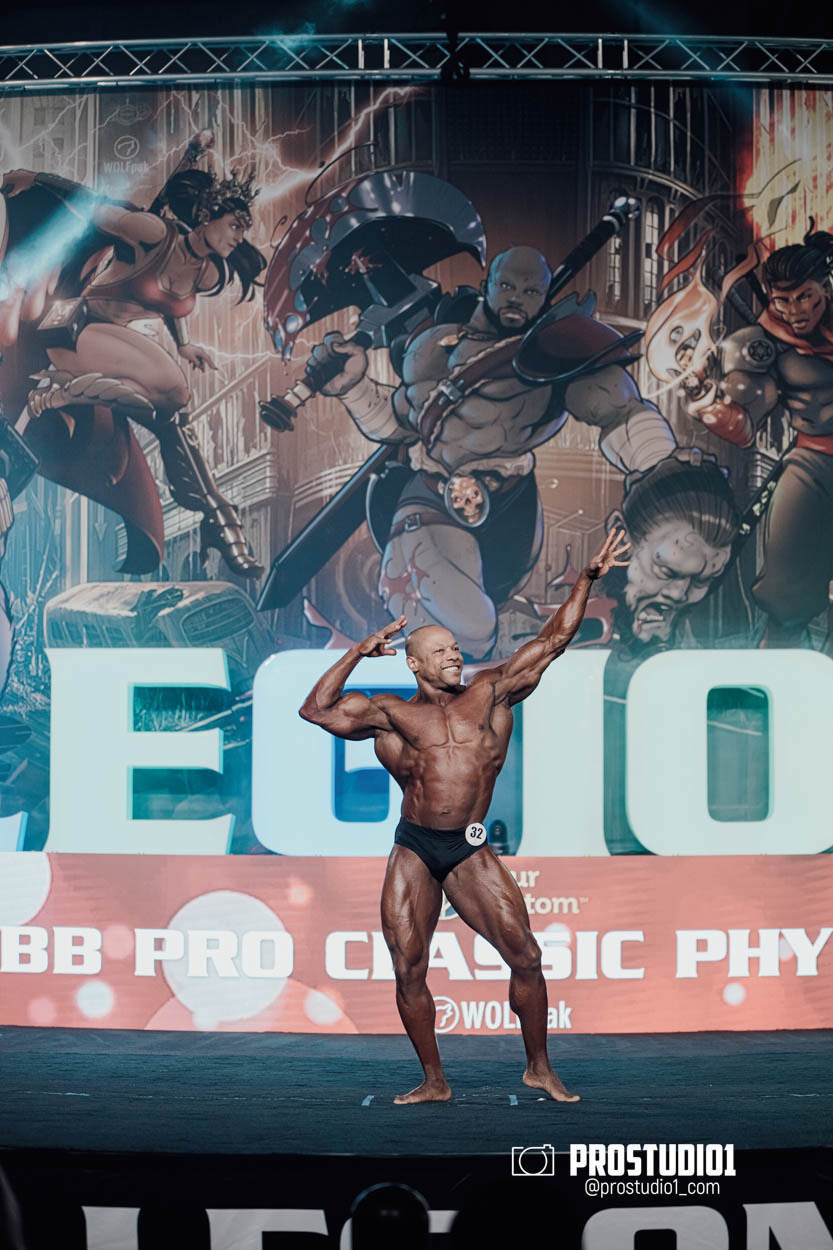 CLASSIC MEN’S PHYSIQUE. Photo & Video Production Studio #1