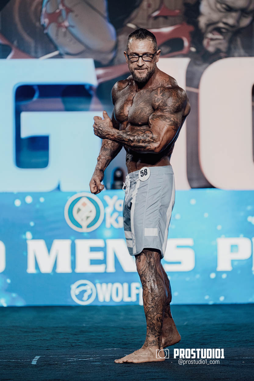 MEN’S PHYSIQUE. Photo & Video Production Studio #1