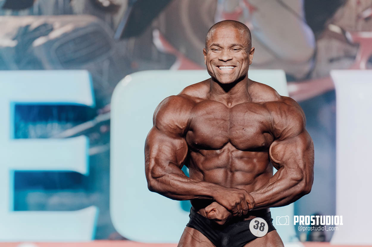 CLASSIC MEN’S PHYSIQUE. Photo & Video Production Studio #1