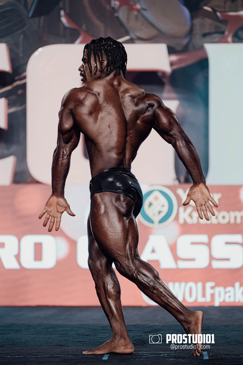CLASSIC MEN’S PHYSIQUE. Photo & Video Production Studio #1