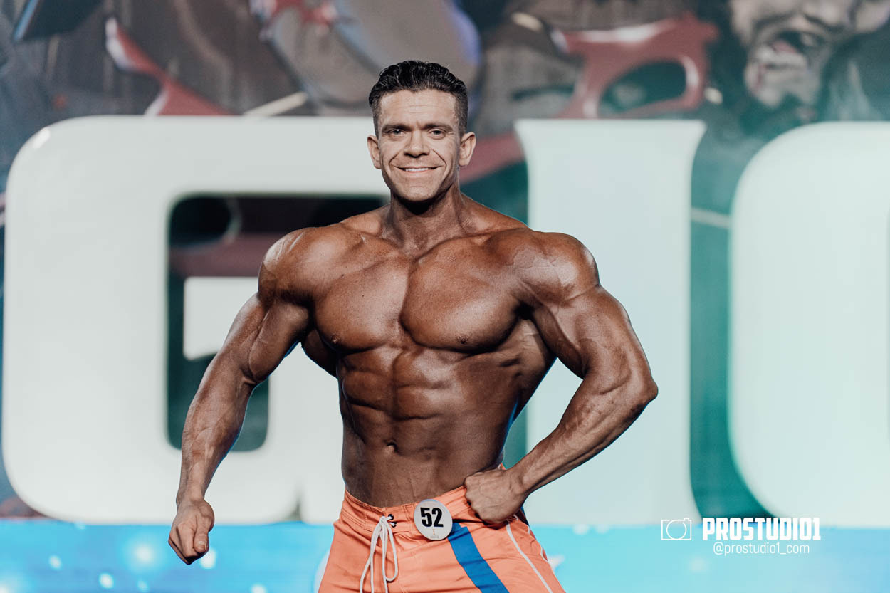 MEN’S PHYSIQUE. Photo & Video Production Studio #1