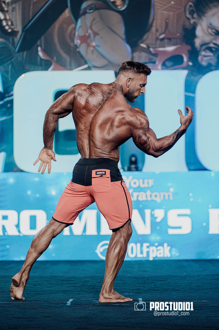 MEN’S PHYSIQUE. Photo & Video Production Studio #1