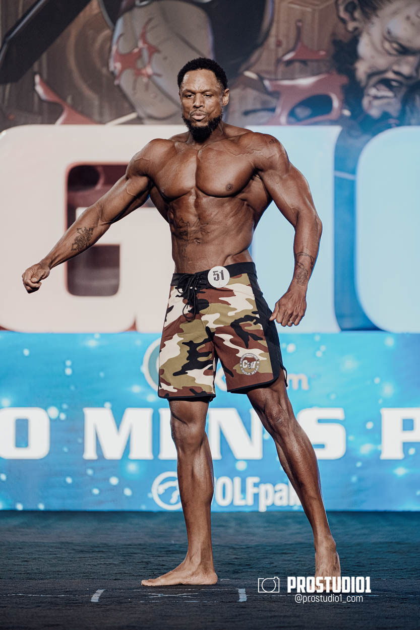 MEN’S PHYSIQUE. Photo & Video Production Studio #1