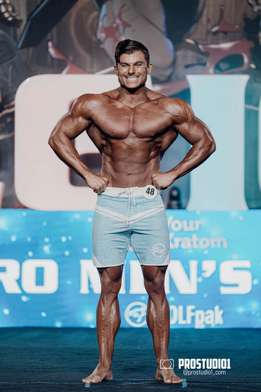 MEN’S PHYSIQUE. Photo & Video Production Studio #1