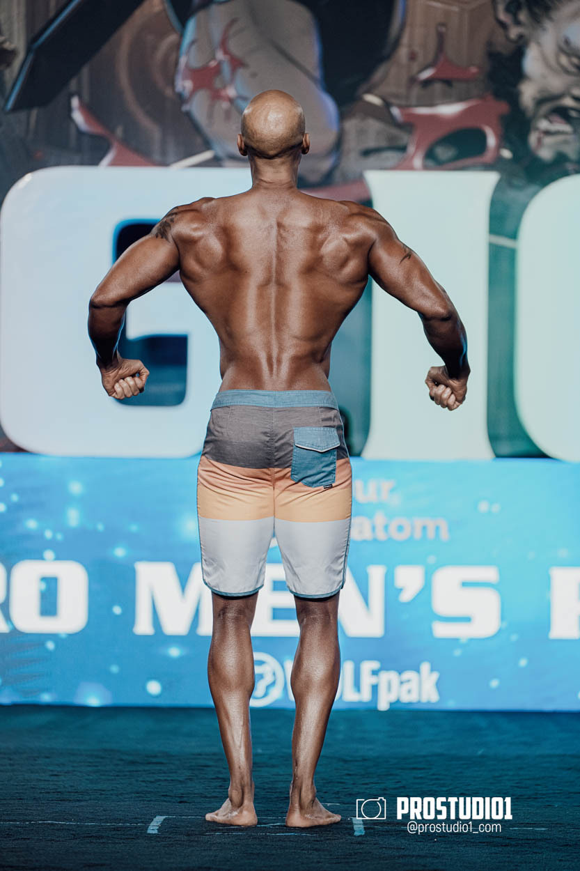 MEN’S PHYSIQUE. Photo & Video Production Studio #1