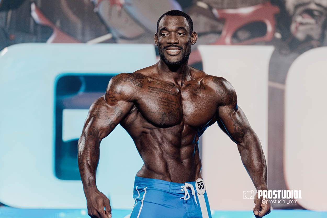 MEN’S PHYSIQUE. Photo & Video Production Studio #1