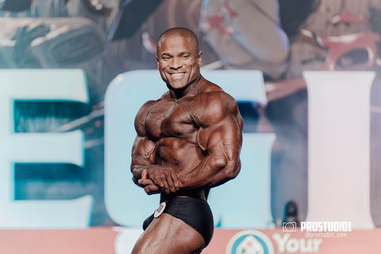 CLASSIC MEN’S PHYSIQUE. Photo & Video Production Studio #1