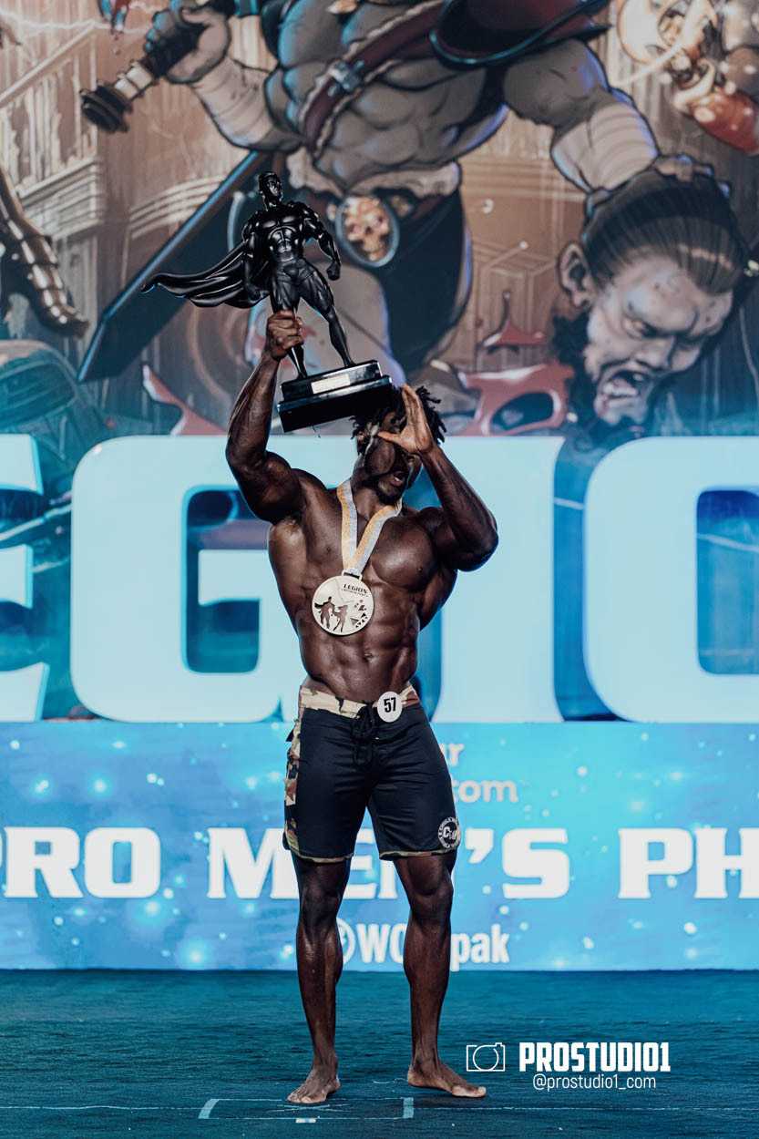 MEN’S PHYSIQUE. Photo & Video Production Studio #1