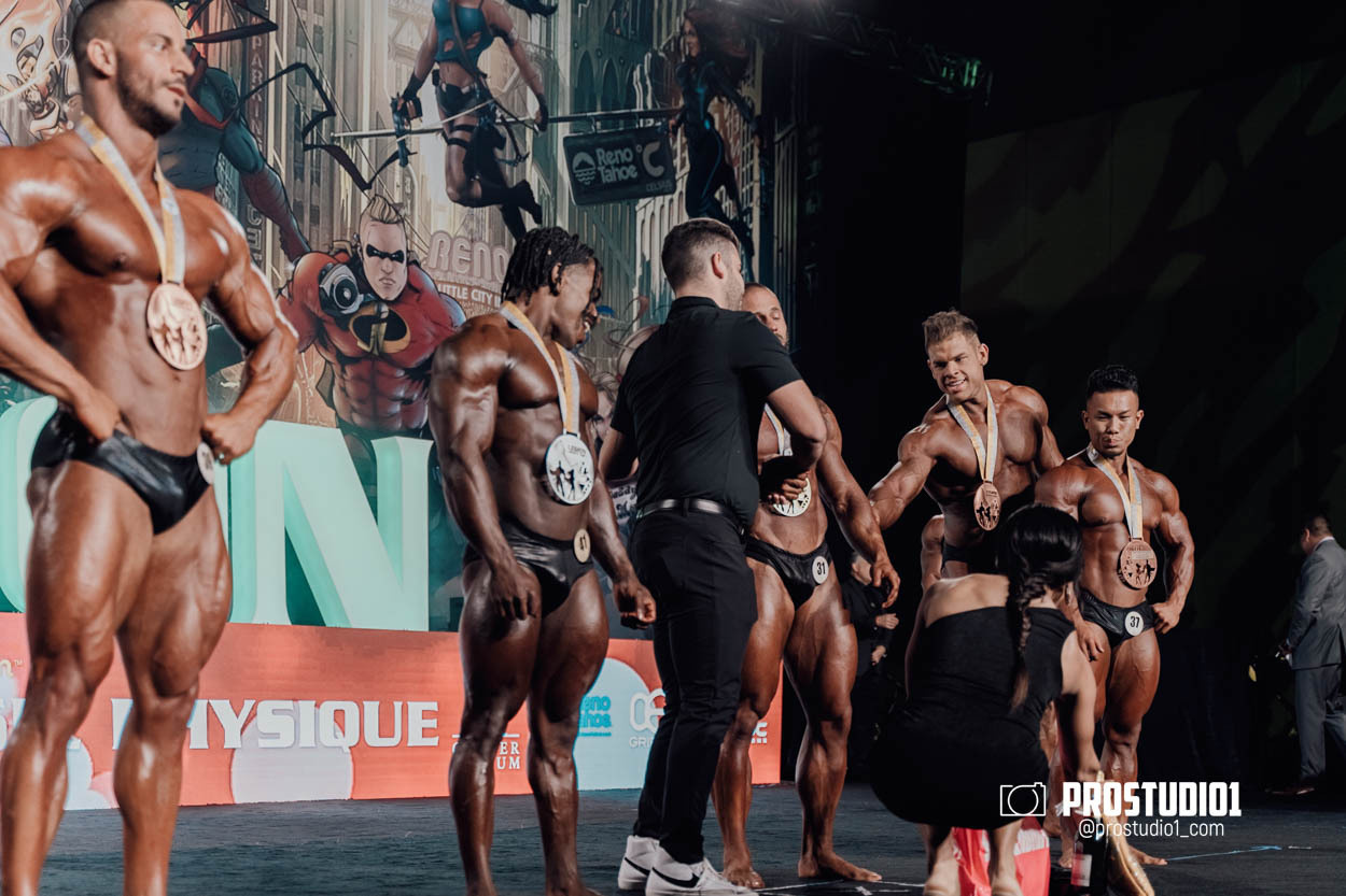 CLASSIC MEN’S PHYSIQUE. Photo & Video Production Studio #1