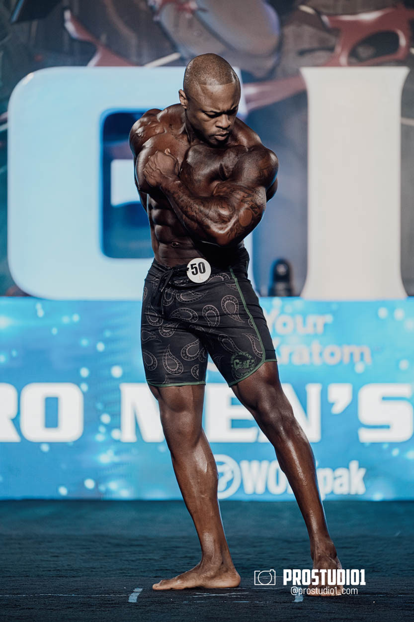 MEN’S PHYSIQUE. Photo & Video Production Studio #1