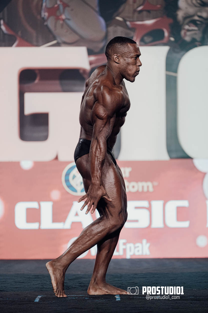 CLASSIC MEN’S PHYSIQUE. Photo & Video Production Studio #1