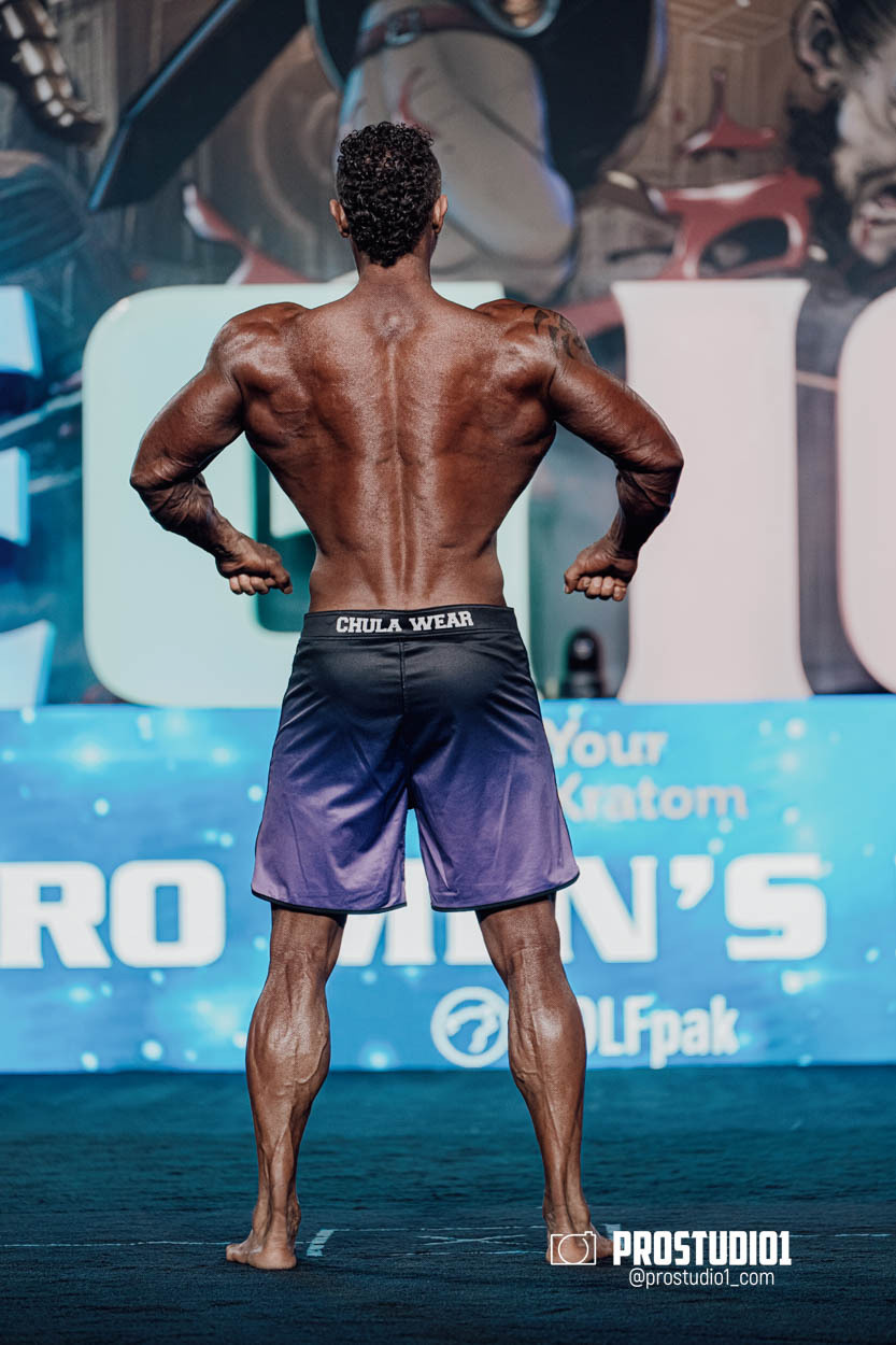 MEN’S PHYSIQUE. Photo & Video Production Studio #1